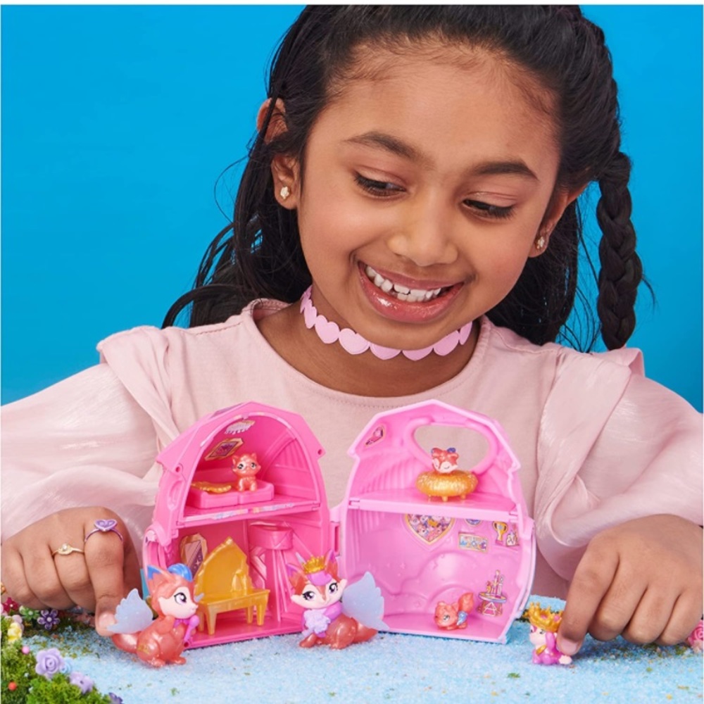 Hatchimals CollEGGtible Family Pack Home Playset 3 Characters Surprise Babies!